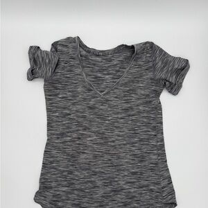 Lululemon Gray V-Neck Womens Top Size 6 Athletic Athleisure Cuffed Short Sleeve